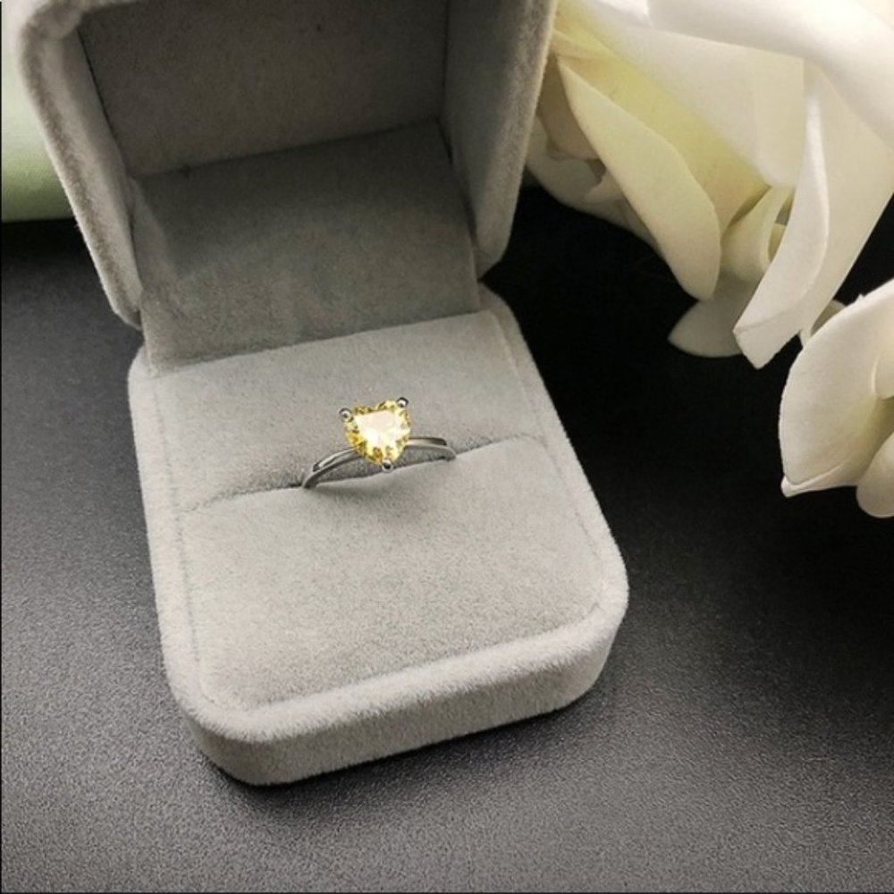 Size 8 Citron Heart Ring